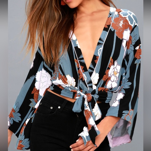 Free People That's a Wrap Slate Blue Floral Print Bell Sleeve Crop Top Size XS - Picture 1 of 6